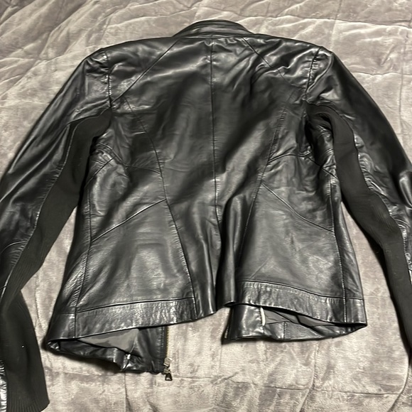 Leather jacket - Picture 3 of 3